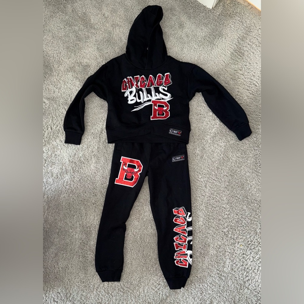 NBA Kids Black and Red Chicago Bulls Sweatsuit